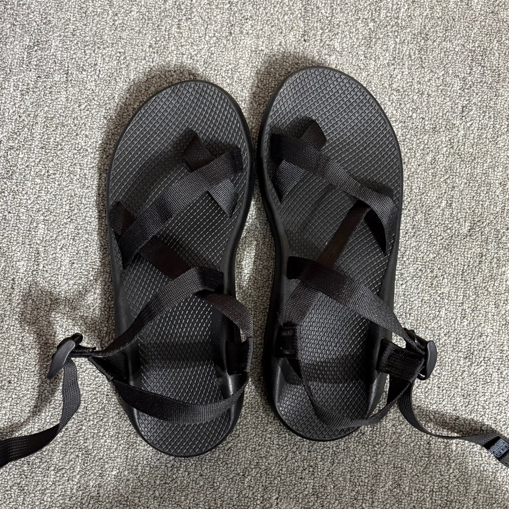 Chaco men 13 Z2 black sandal
